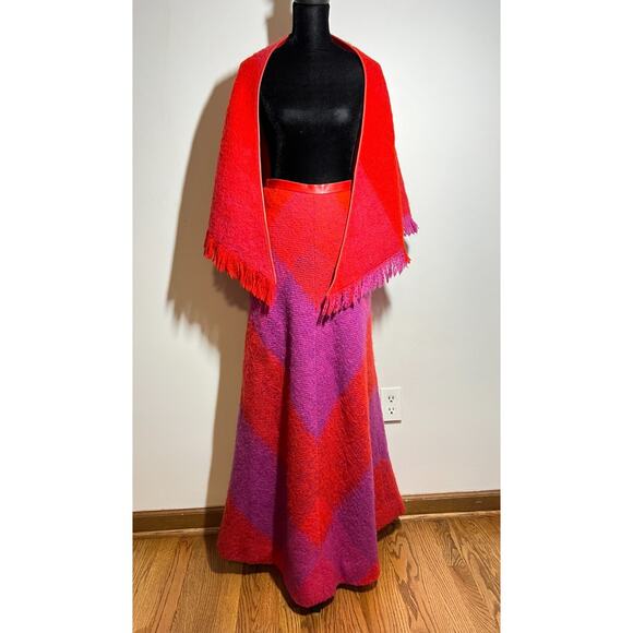 VTG Lena Rewell Finland Red/Purple Wool Shawl and Long Skirt XS/S Stunning! - Picture 1 of 10
